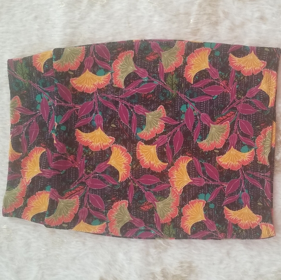 LuLaRoe Cassie - Picture 5 of 10